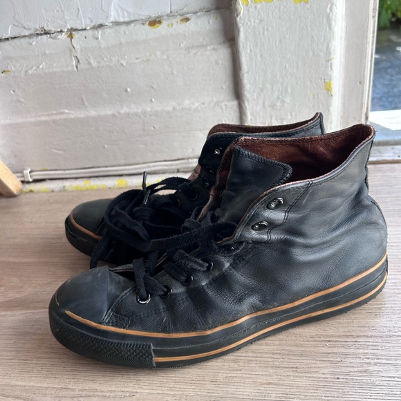 Black leather converse - Picture 2 of 3